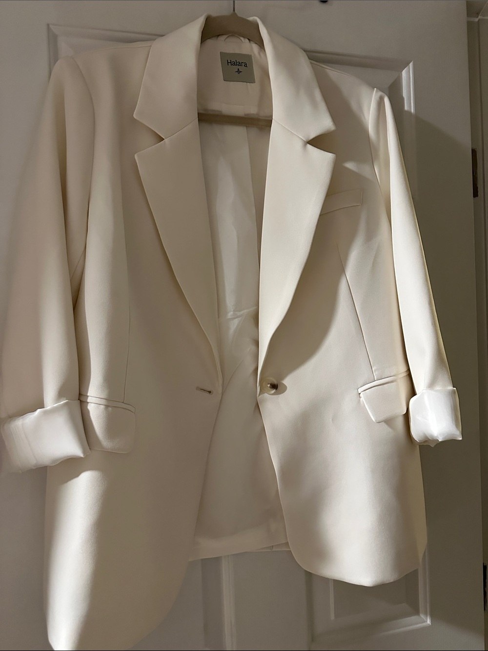 HALARA Ivory Single-Button Tailored Blazer